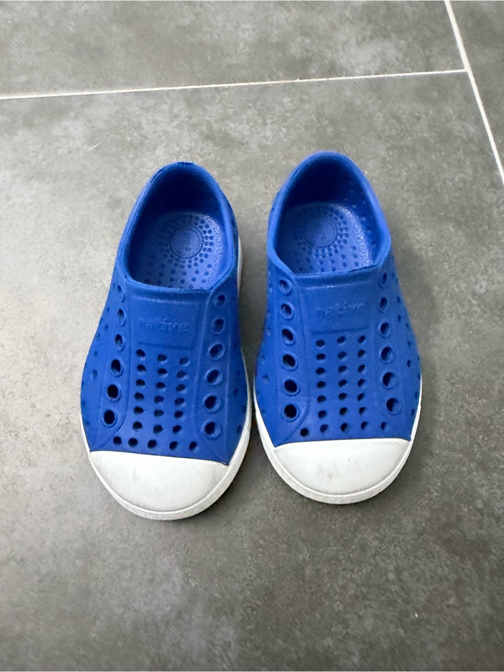 Native Jefferson Slip-On Sneakers Royal Blue w/ Shell White Toe Size Toddler 5